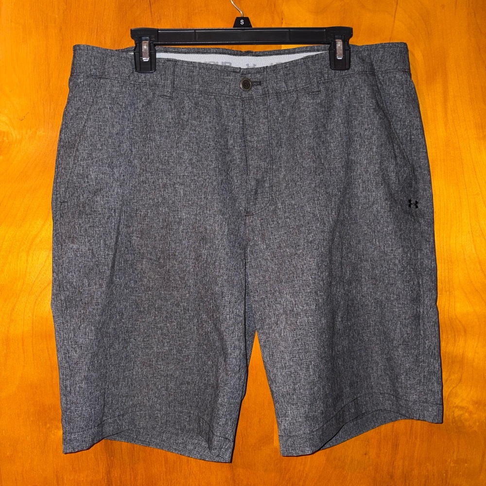 Under Armour Men's Heathered Charcoal Flat Front Shorts